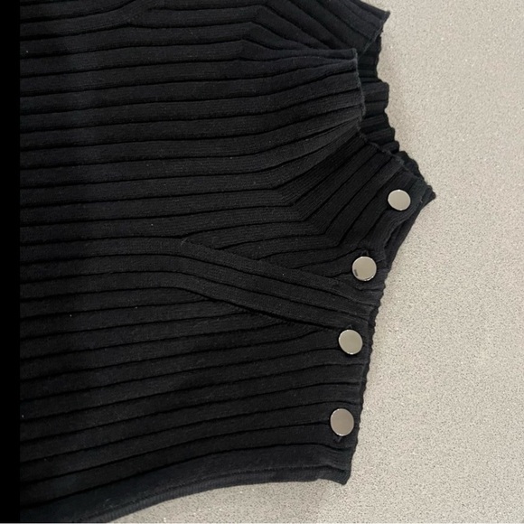 Ship Dec 4 St. John Sleeveless Mock Turtleneck Sweater Decorative Metal Buttons - Picture 7 of 10